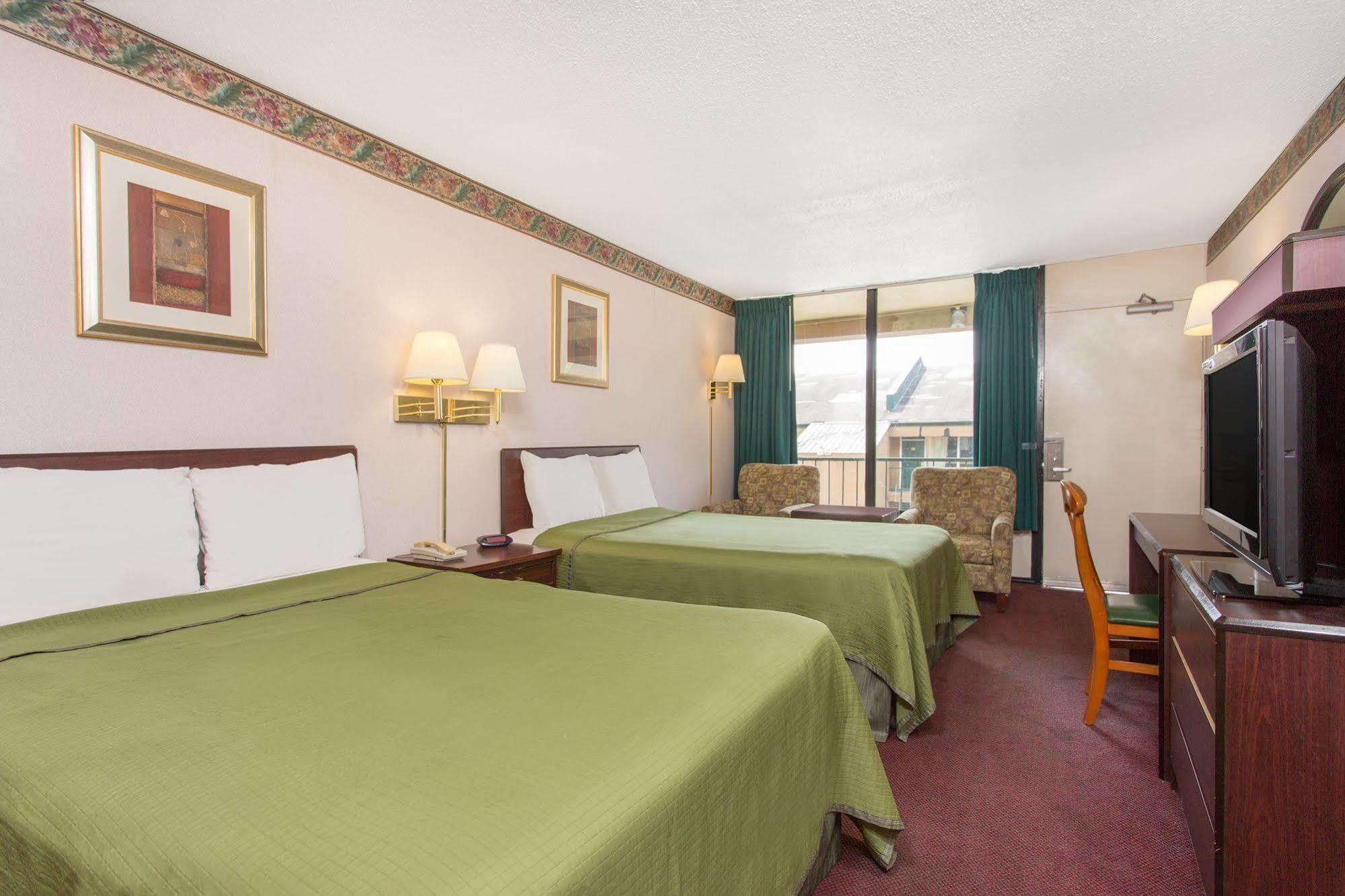 Knights Inn Роанок Экстерьер фото