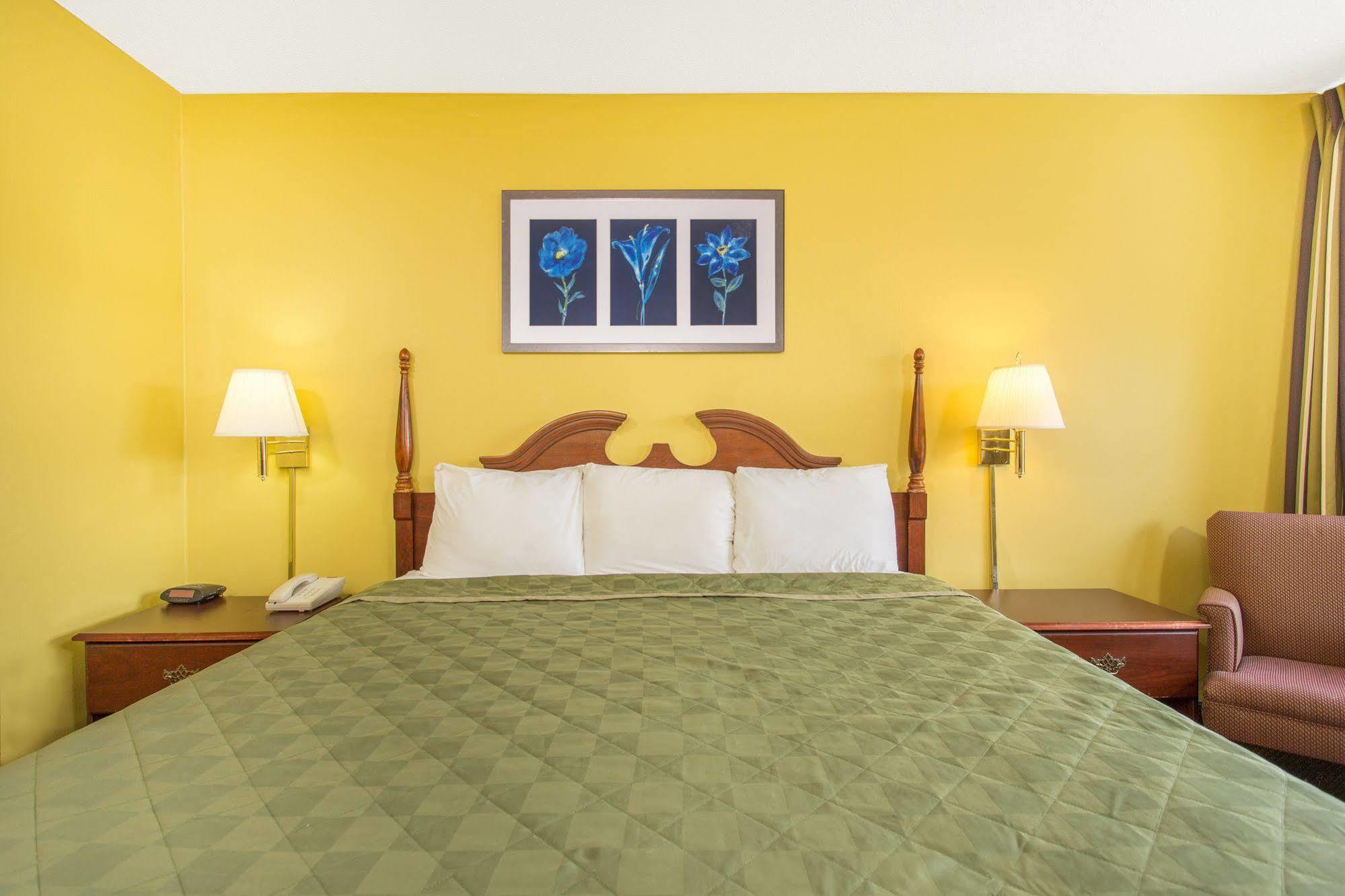 Knights Inn Роанок Экстерьер фото
